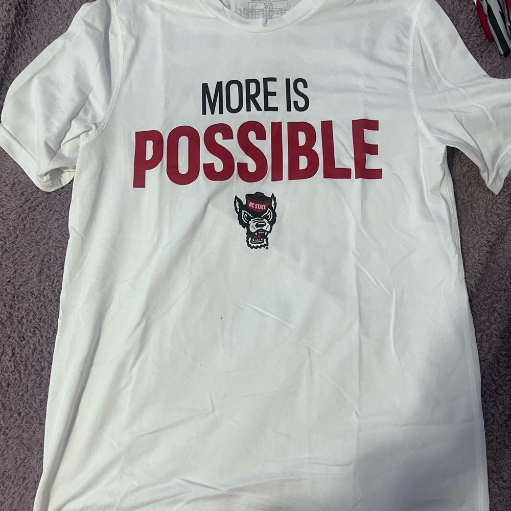 MORE IS POSSIBLE wolfpack short sleeve Tee - White & Red